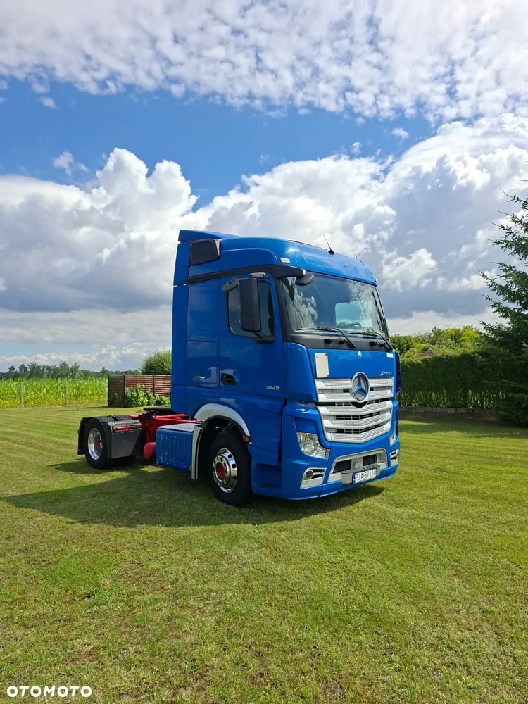 Mercedes-Benz Actros - 3
