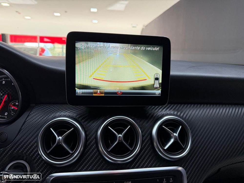 Mercedes-Benz A 180 AMG Line - 29