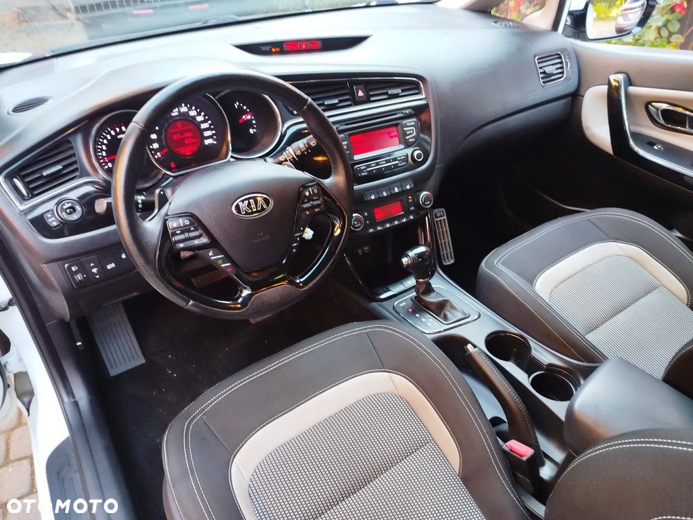 Kia Ceed - 10
