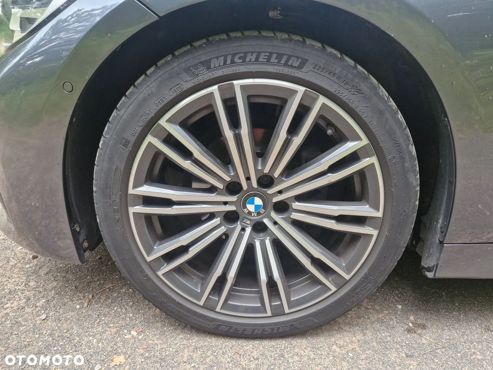 BMW Seria 3 318d M Sport Shadow - 13