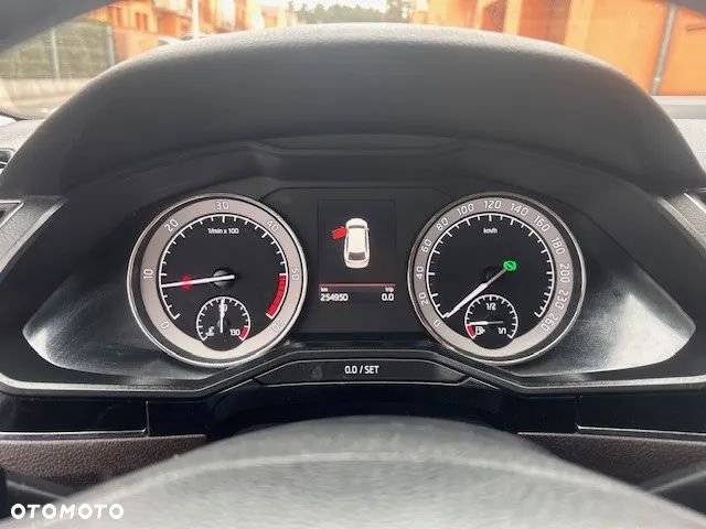 Skoda Superb 2.0 TDI SCR 4x4 L&K DSG - 29