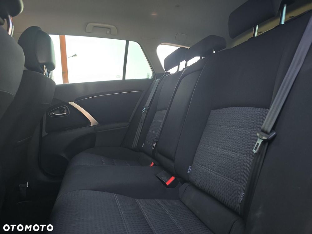 Toyota Avensis 2.0 D-4D Sol - 19