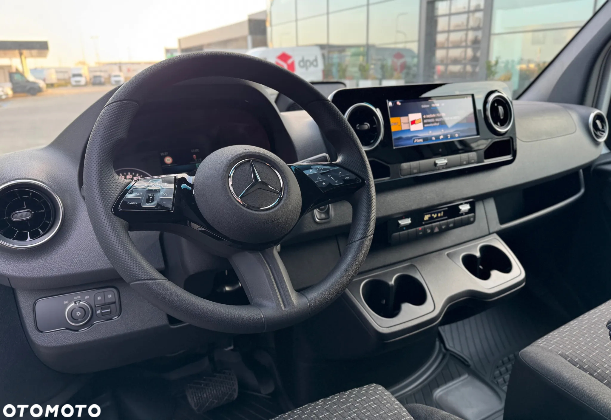 Mercedes-Benz Sprinter - 11