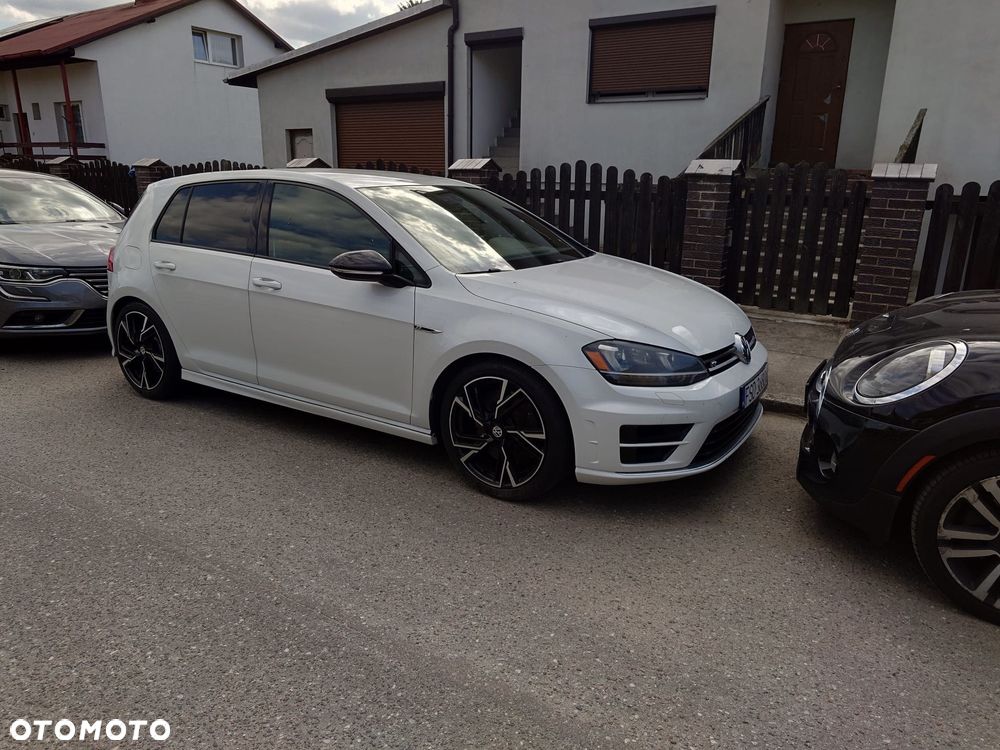 Volkswagen Golf - 1