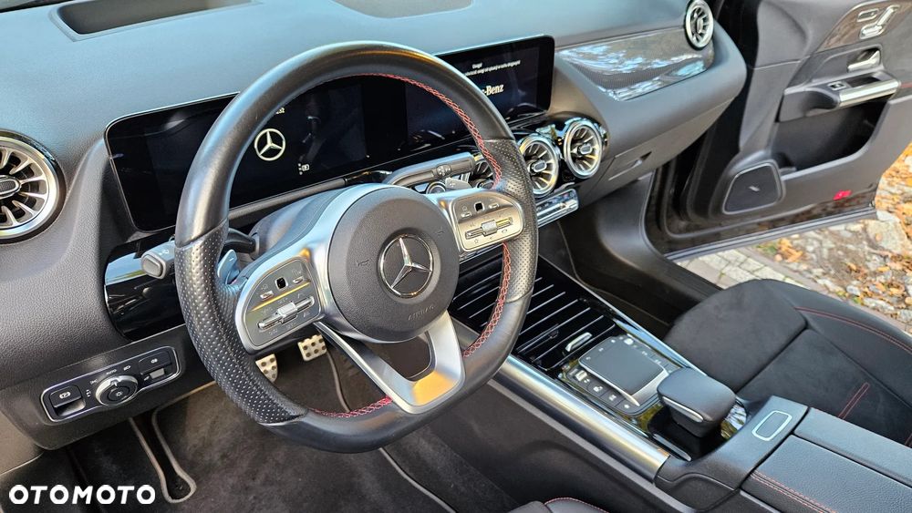 Mercedes-Benz GLA 250 4-Matic AMG Line - 23