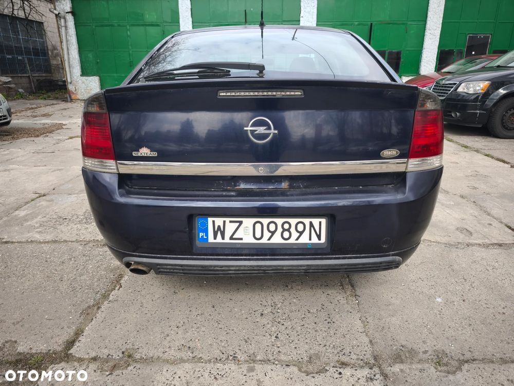 Opel Vectra 2.2 DTI - 4