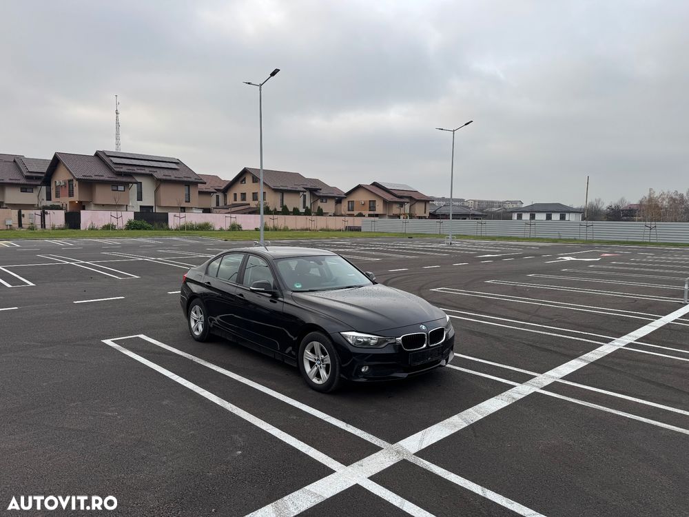 BMW Seria 3 318d Aut. Luxury Line - 17