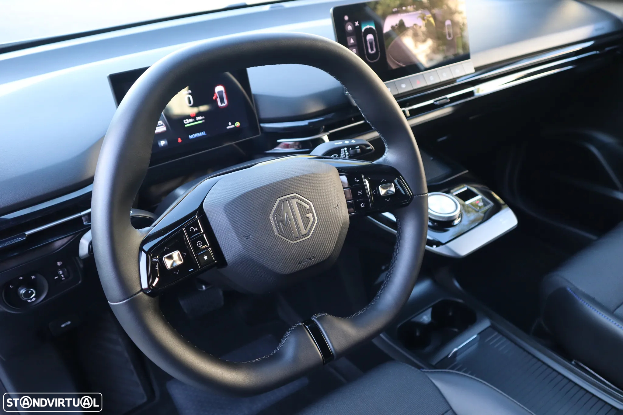 MG MG4 64 kWh Luxury - 19