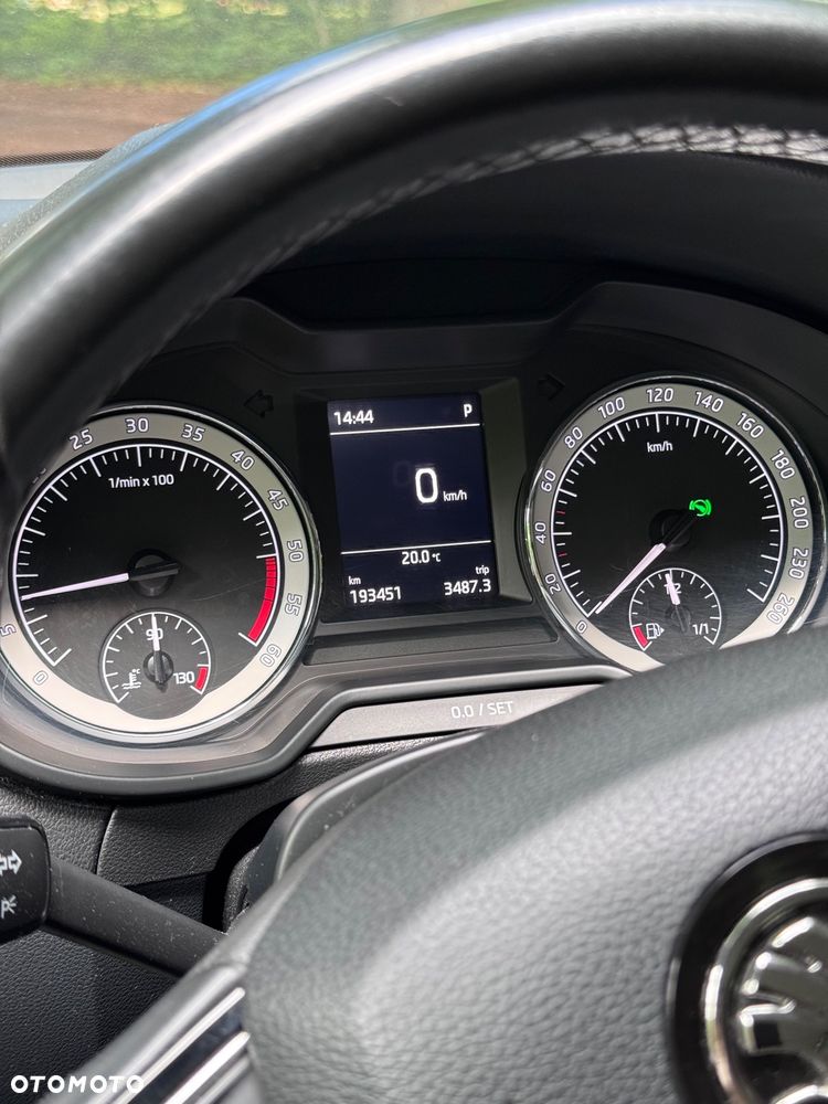 Skoda Octavia 2.0 TDI Style DSG - 6