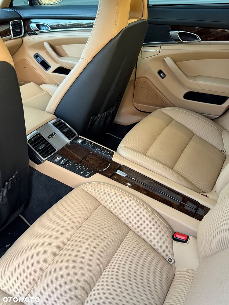 Porsche Panamera 4S Executive - 7
