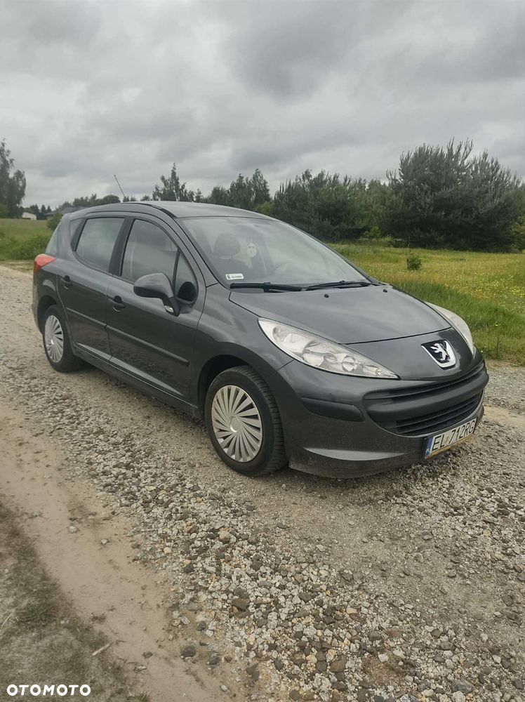 Peugeot 207 - 1