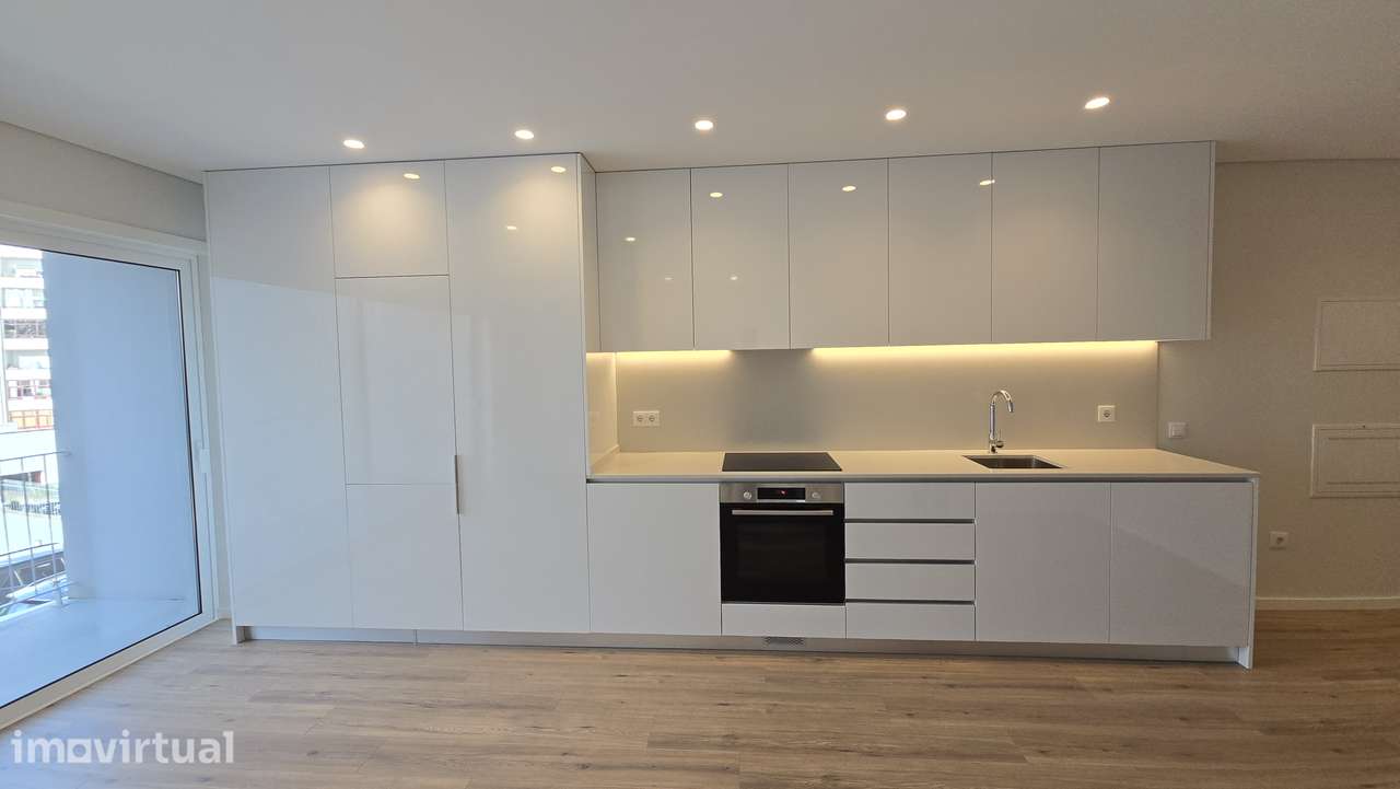 APARTAMENTO T2 NOVO COM TERRAÇO NO CORAÇÃO DE BRAGA - Grande imagem: 2/17