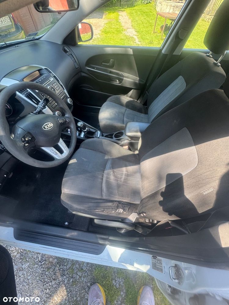 Kia Ceed - 8