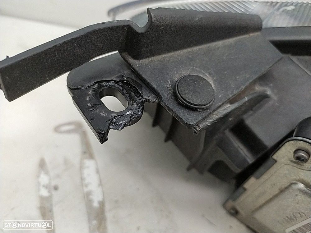 Farol Direito Ford Focus Iv Turnier (Hp) - 4
