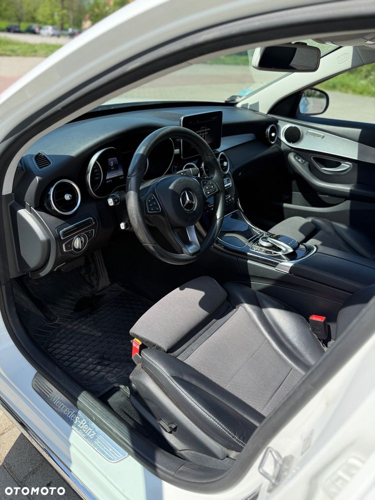 Mercedes-Benz Klasa C 200 4-Matic 9G-TRONIC - 16