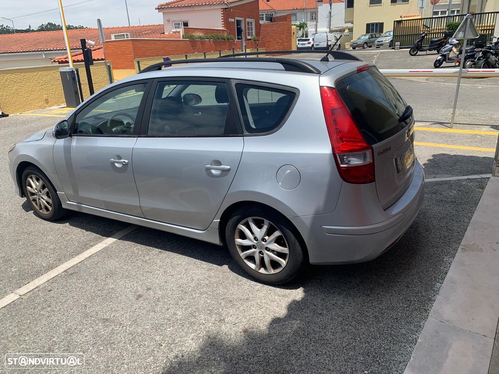 Hyundai i30 CW 1.4 CVVT Blue Comfort - 2