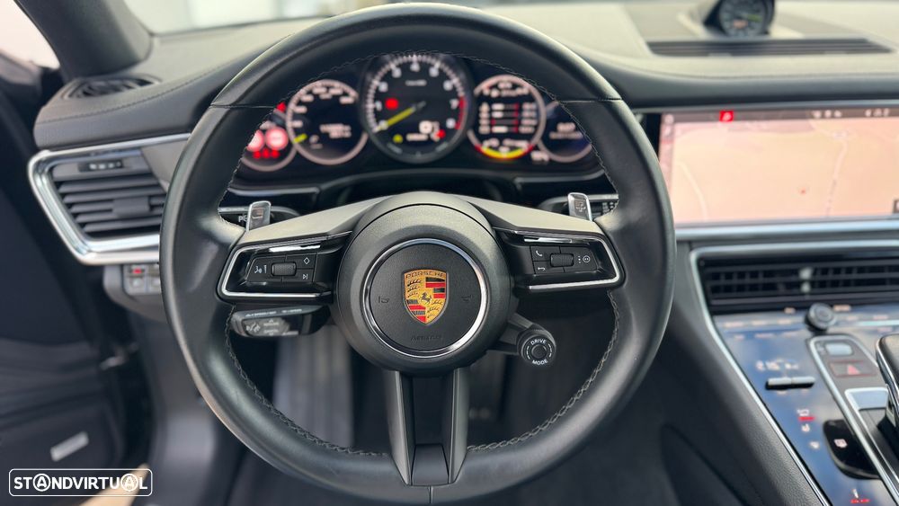 Porsche Panamera Sport Turismo 4 E-Hybrid - 12