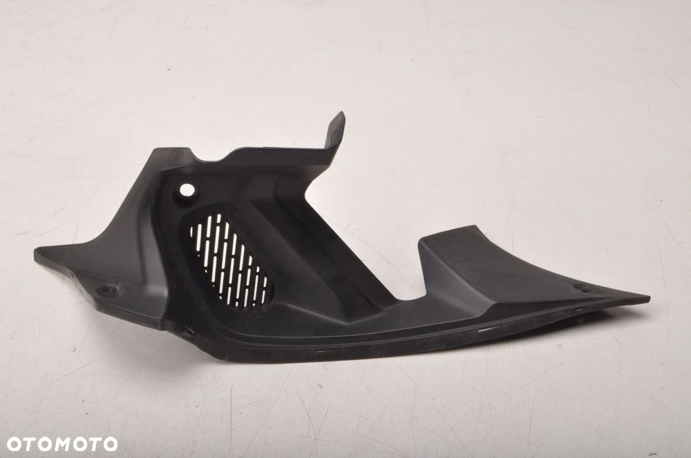 SUZUKI GSX-S 125 OSŁONA OWIEWKA PRAWA 47131-23KA - 1
