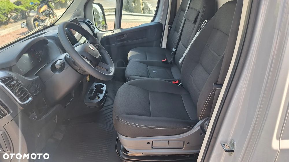 Peugeot Boxer Furgon L4H3 3.5T Heavy Diesel 2.2 180 KM Automat - 24