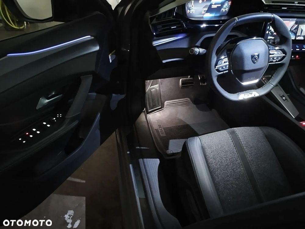 Peugeot 308 1.2 mHEV GT S&S e-DCS6 - 31