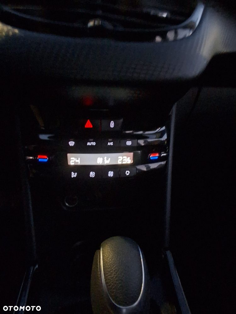 Renault Captur ENERGY TCe 120 EDC LIMITED - 22