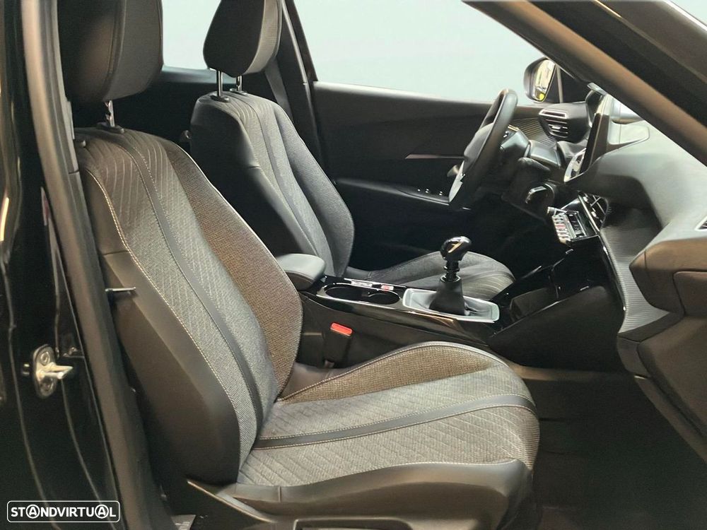 Peugeot 2008 1.2 PureTech Allure - 15