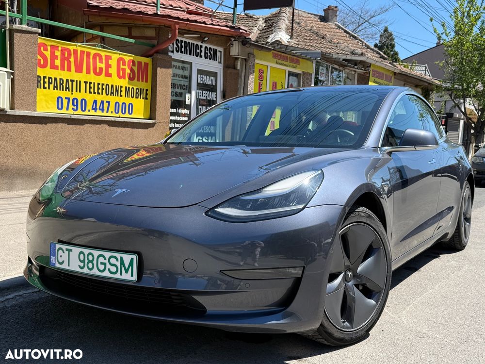 Tesla Model 3 - 1