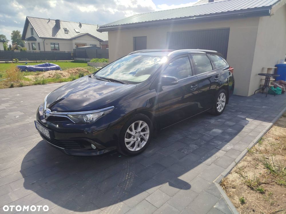 Toyota Auris 1.6 D-4D Premium - 1