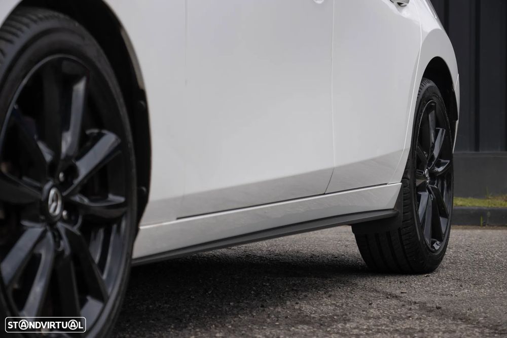 Mazda 3 Hatchback 2.0 Sky-X Excellence - 4