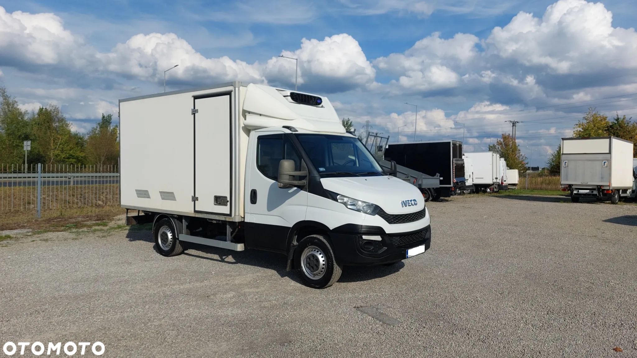 Iveco 35c13, chłodnia mroźniania carier, super stan, rama do zabudowy - 1