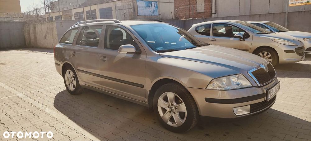 Skoda Octavia 2.0 FSI Ambiente - 3