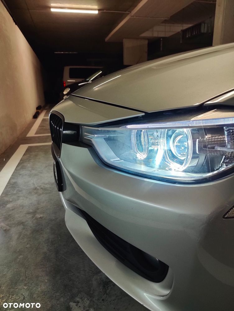 BMW Seria 3 328i xDrive - 22