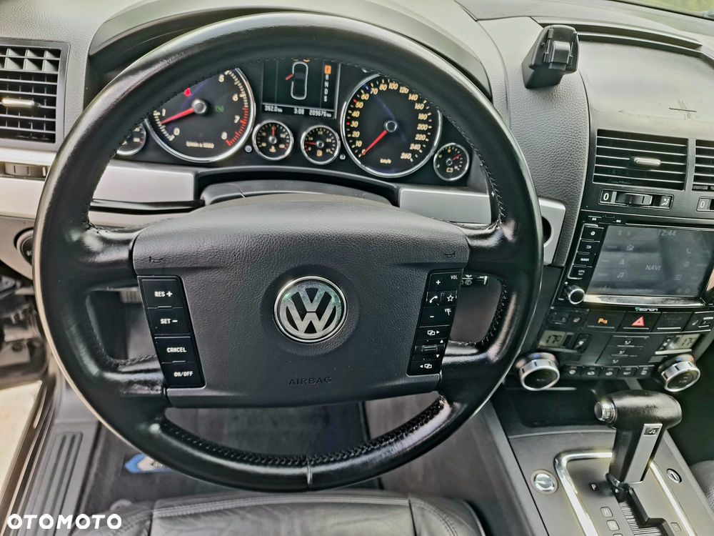 Volkswagen Touareg 3.2 V6 Automatik Individual - 23