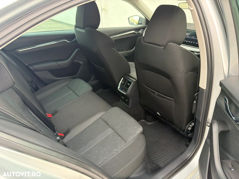 Skoda Octavia 2.0 TDI DSG Style - 29