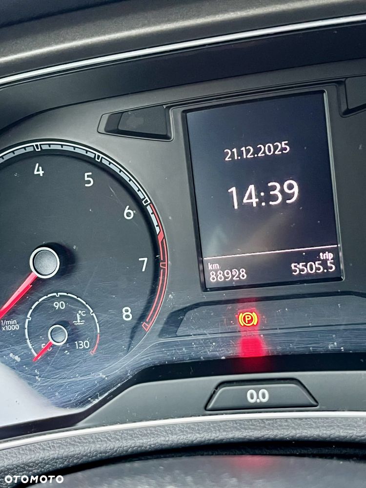 Volkswagen T-Roc - 8