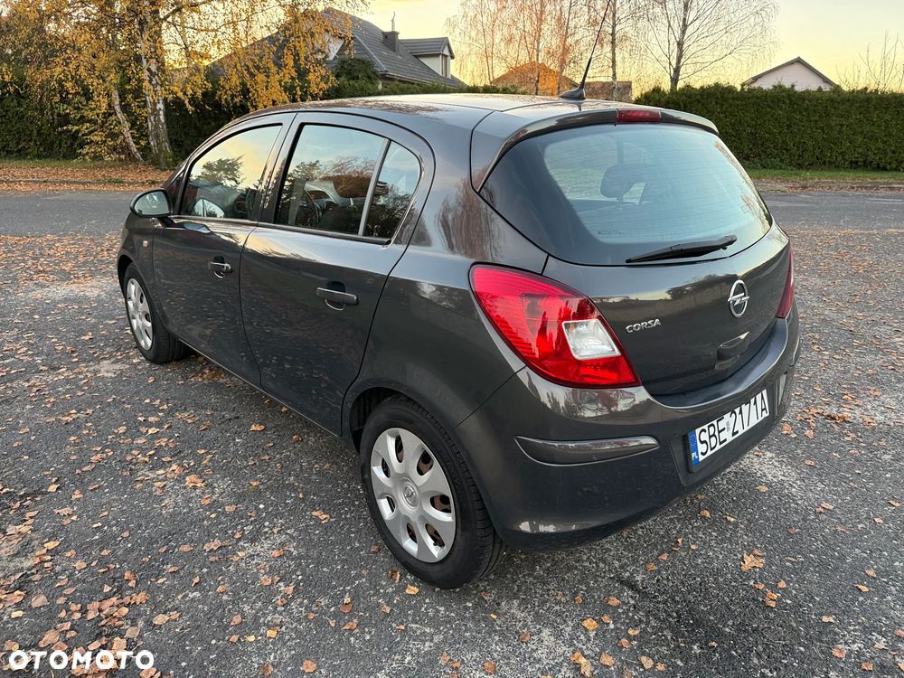Opel Corsa 1.2 16V Cosmo - 23
