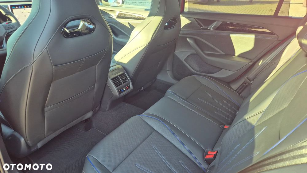 Volkswagen Passat Variant 2.0 TSI 4Mot R-Line Plus DSG - 11