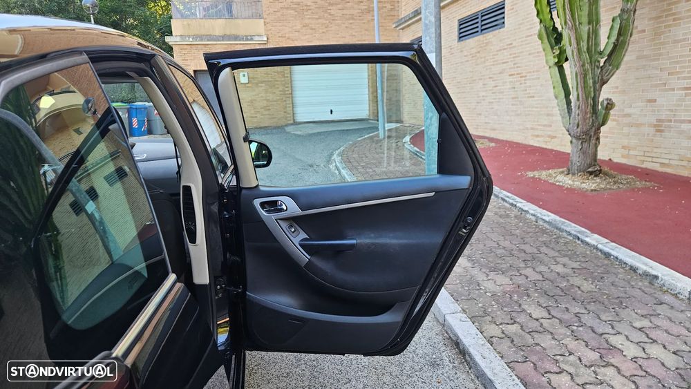 Citroën C4 Picasso 1.6 HDi Exclusive CMP6 - 28