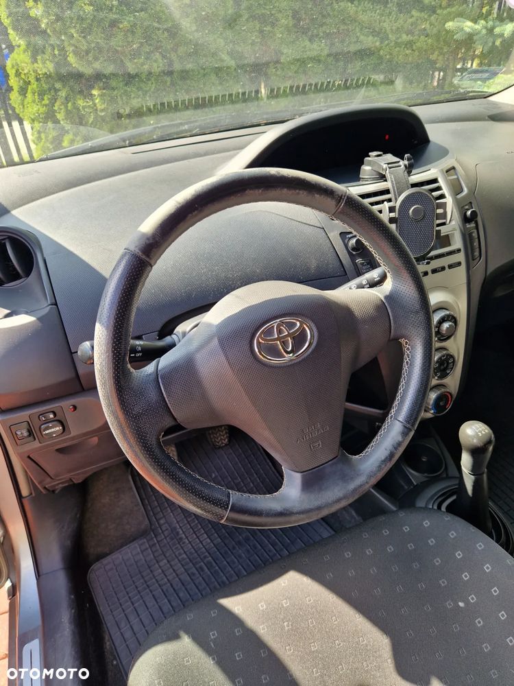Toyota Yaris 1.3 Sol - 10