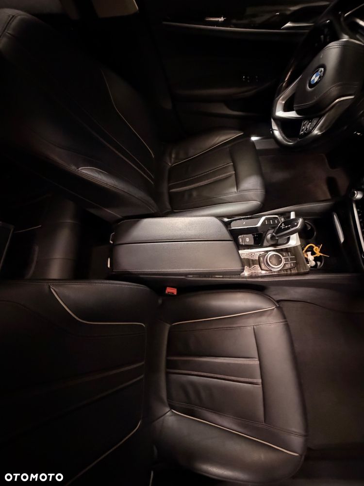 BMW Seria 5 520d Luxury Line sport - 14