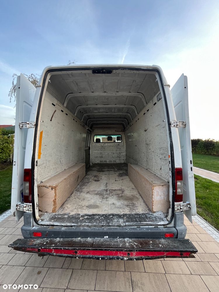 Mercedes-Benz Sprinter - 9