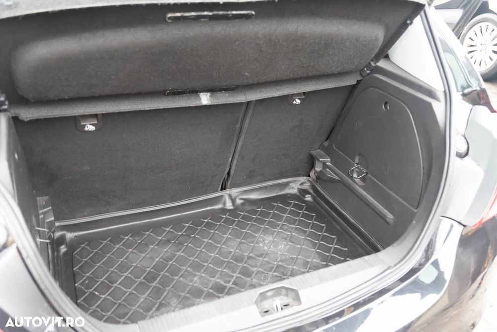 Opel Corsa 1.4 ECOTEC Selection - 16