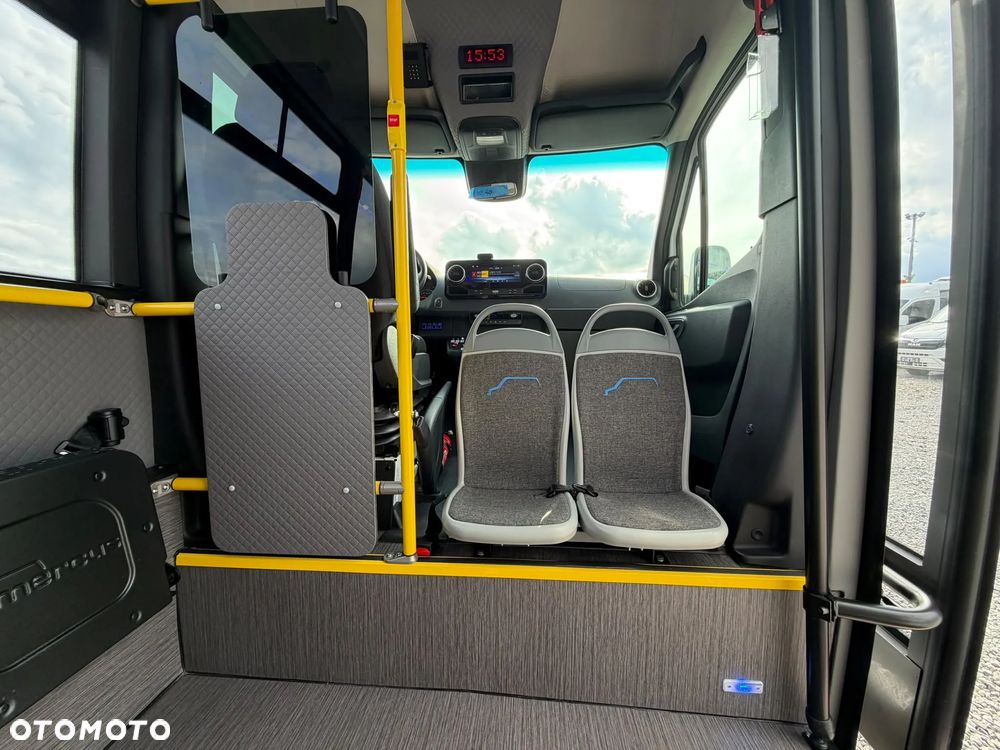 Mercedes-Benz Sprinter 517 - 22