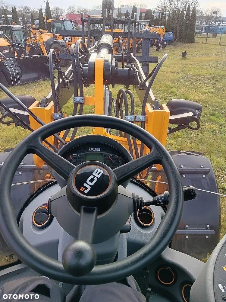 JCB 407 - 16
