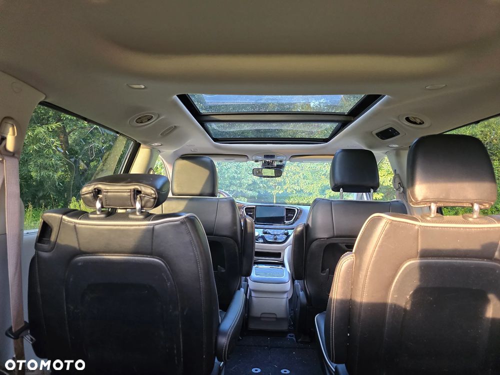 Chrysler Pacifica - 19