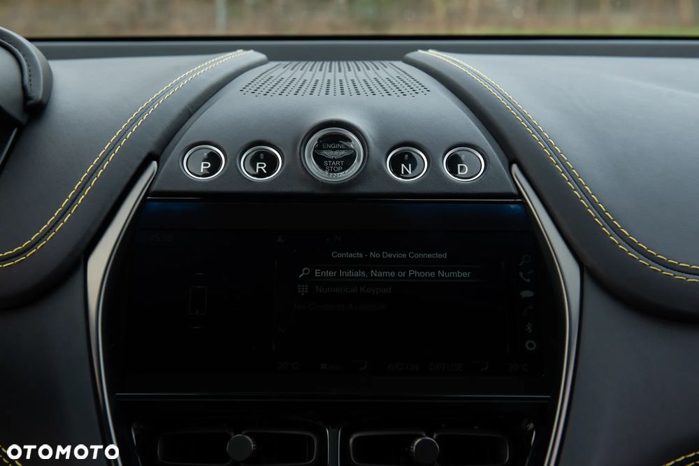 Aston Martin DBX - 31
