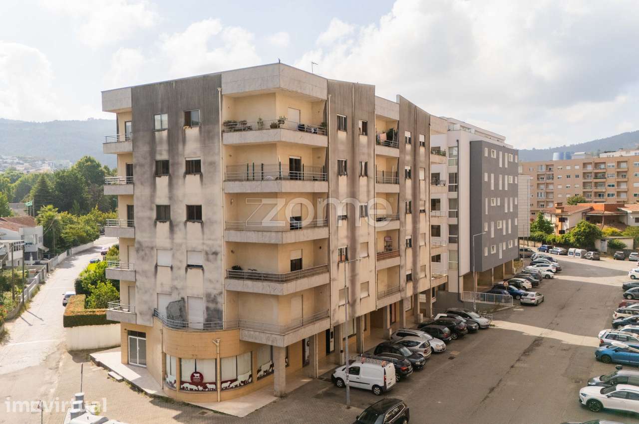 T3 em Remodelação c/ Garagem Fechada e Elevador na Rua Afonso Palme... - Grande imagem: 2/31