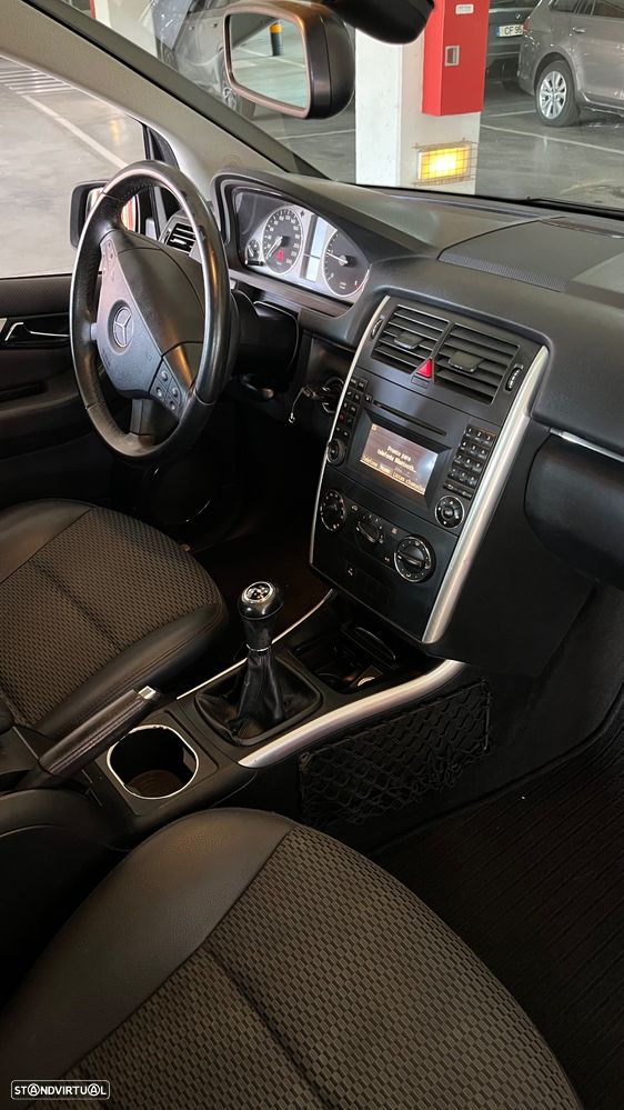 Mercedes-Benz B 180 CDI - 23