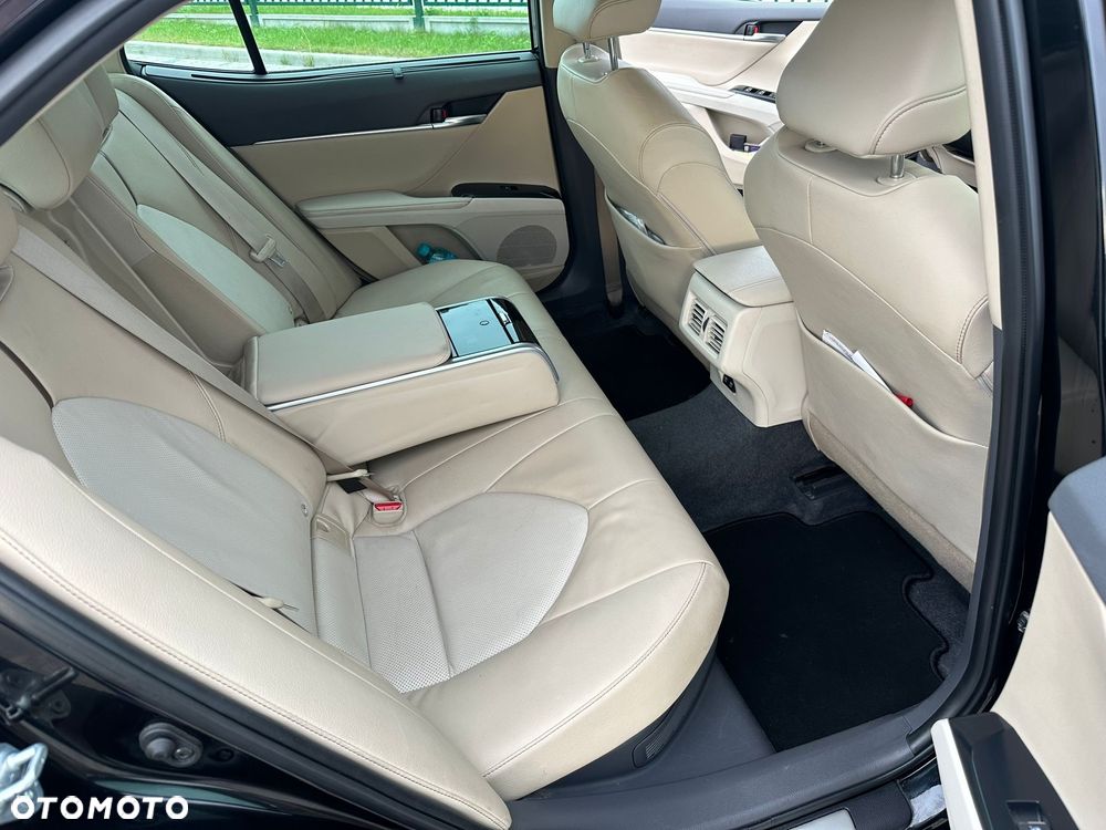 Toyota Camry 2.5 Hybrid Executive CVT - 15