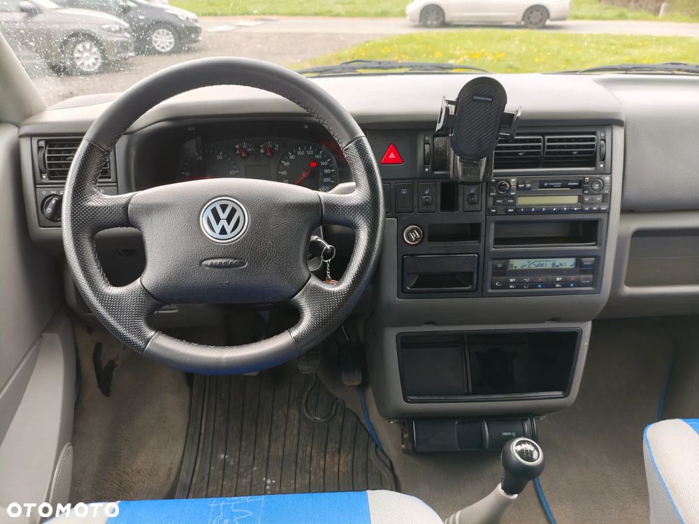 Volkswagen Multivan - 28